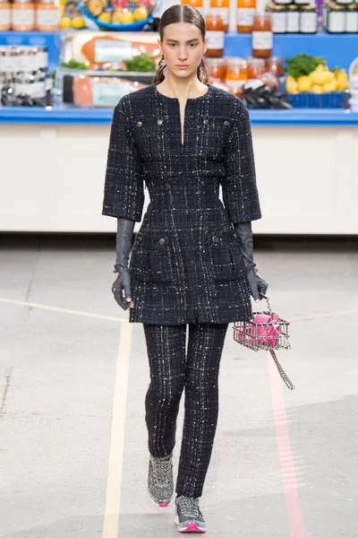 Look 17